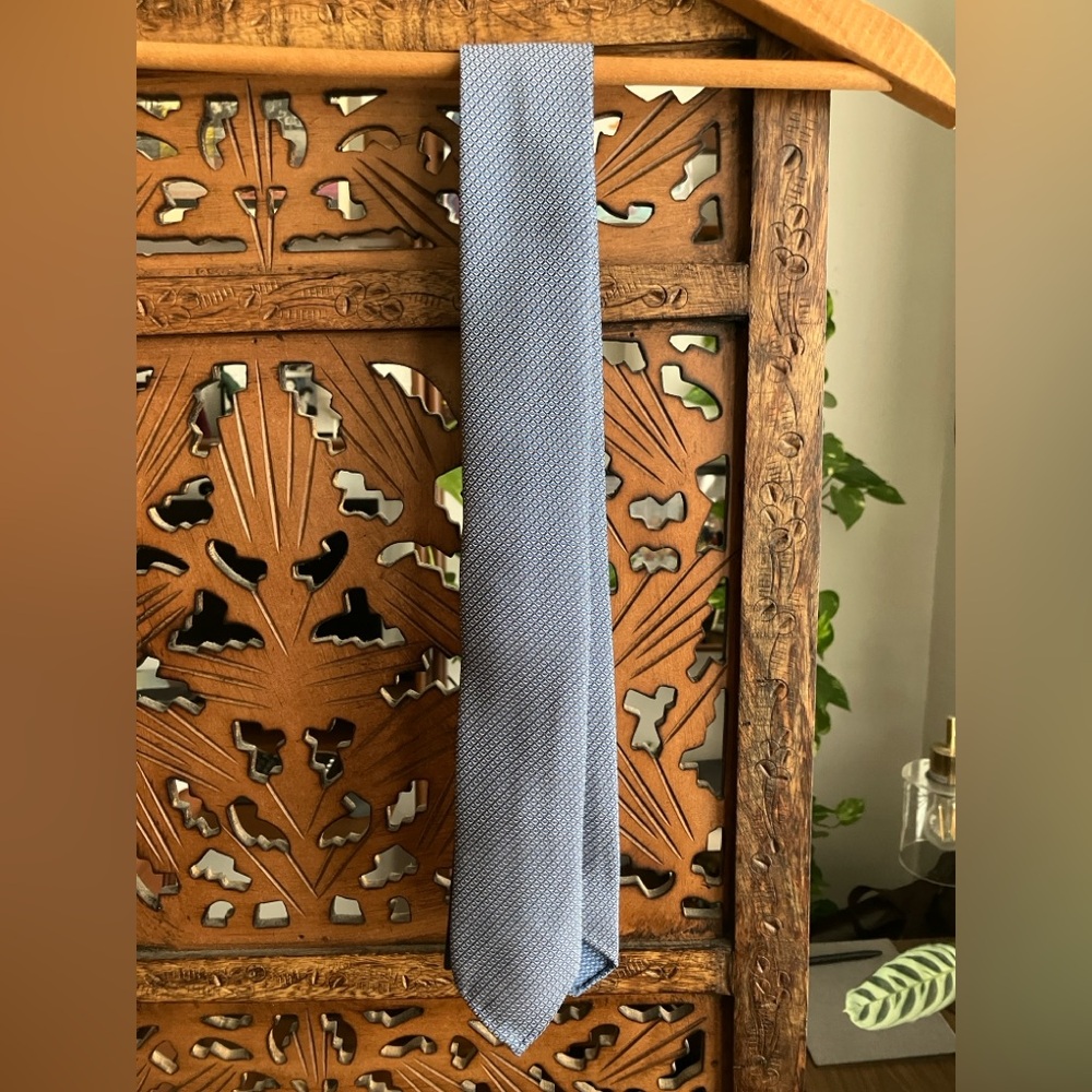 Boss 100% silk tie, blue, new with tags